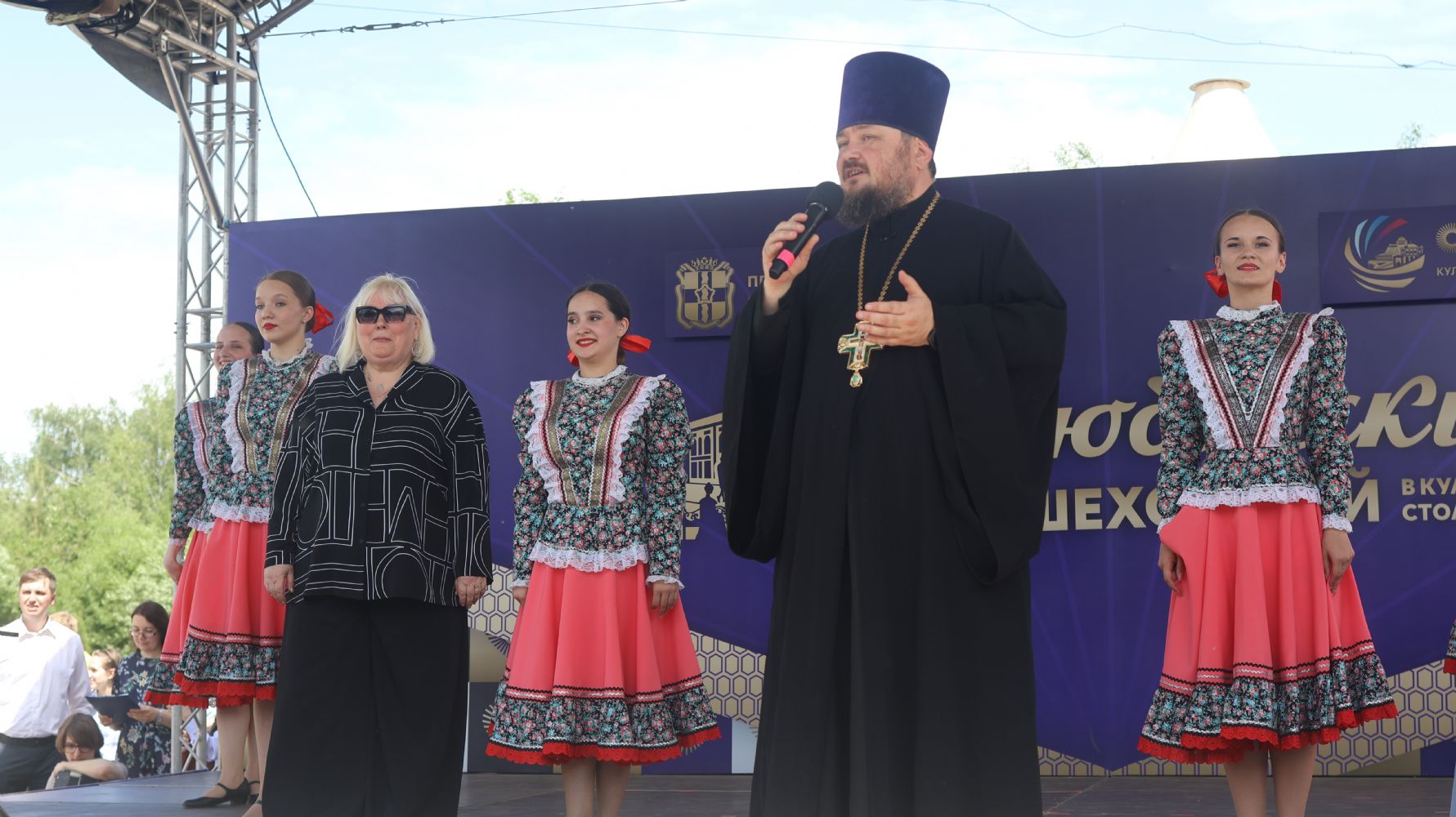 В последний день весны в Омске «расцвели» белые цветы…